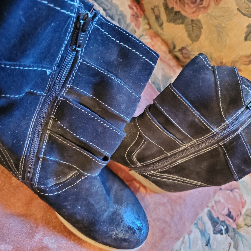 Booties - Picture 4 of 6